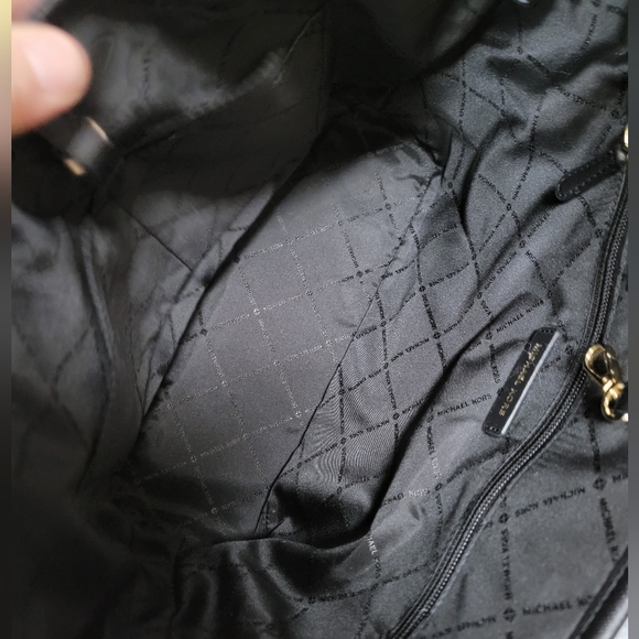 Michael Kors Jet Set Travel Medium Carryall Tote - Picture 7 of 11